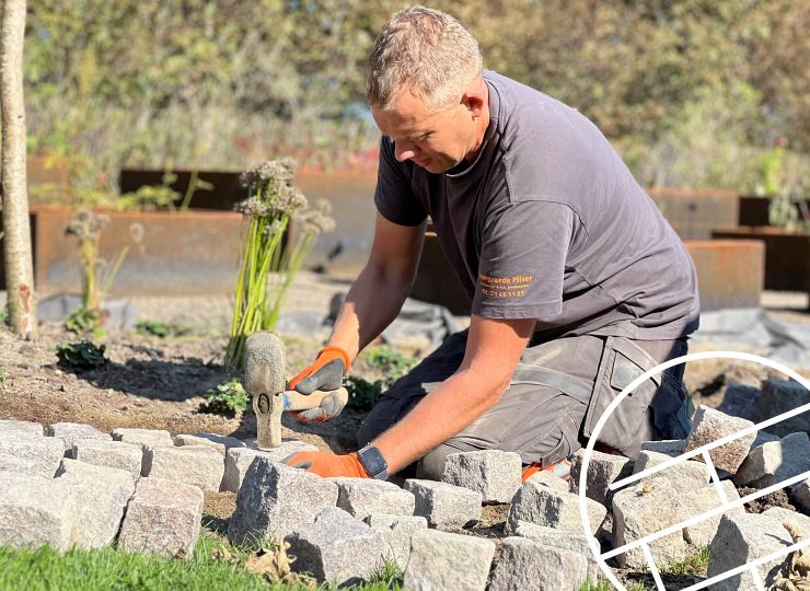Nørgaards Fliser • Entreprenør • Autoriseret kloakmester udfører belægningsarbejde med fokus på kvalitet og holdbarhed...